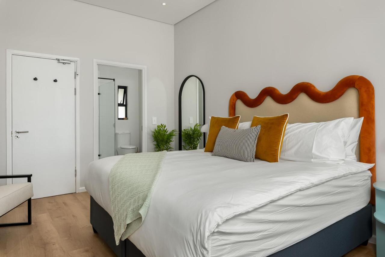 Neighbourgood 1St Crescent Hotel เคปทาวน์ ภายนอก รูปภาพ